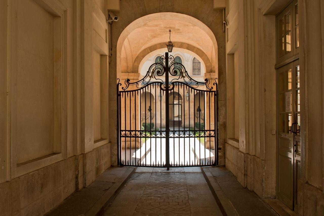 Paris Place Du Pantheon Apartment Exterior photo